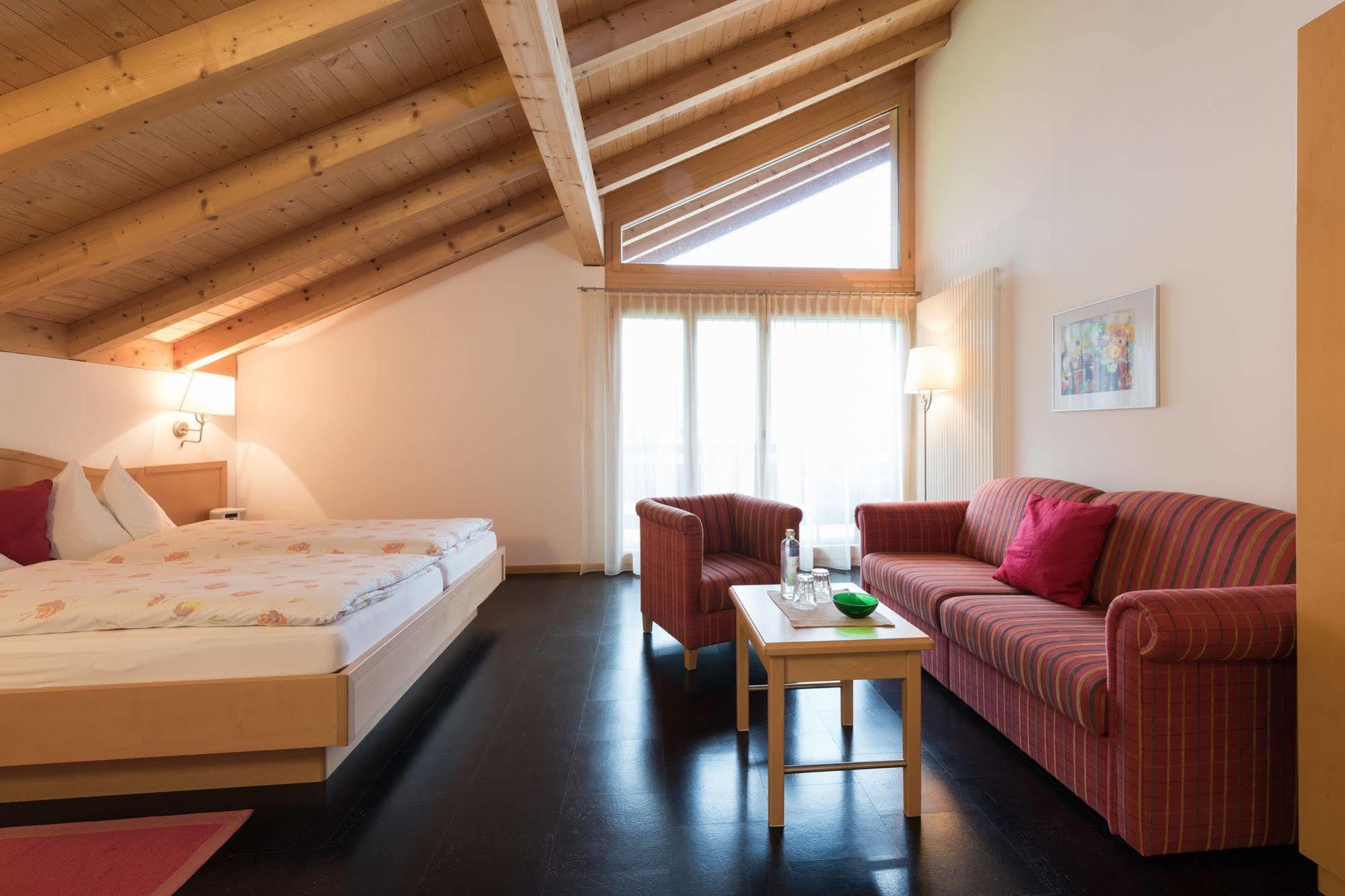 Bluemlisalp Hotel Kandersteg Kültér fotó